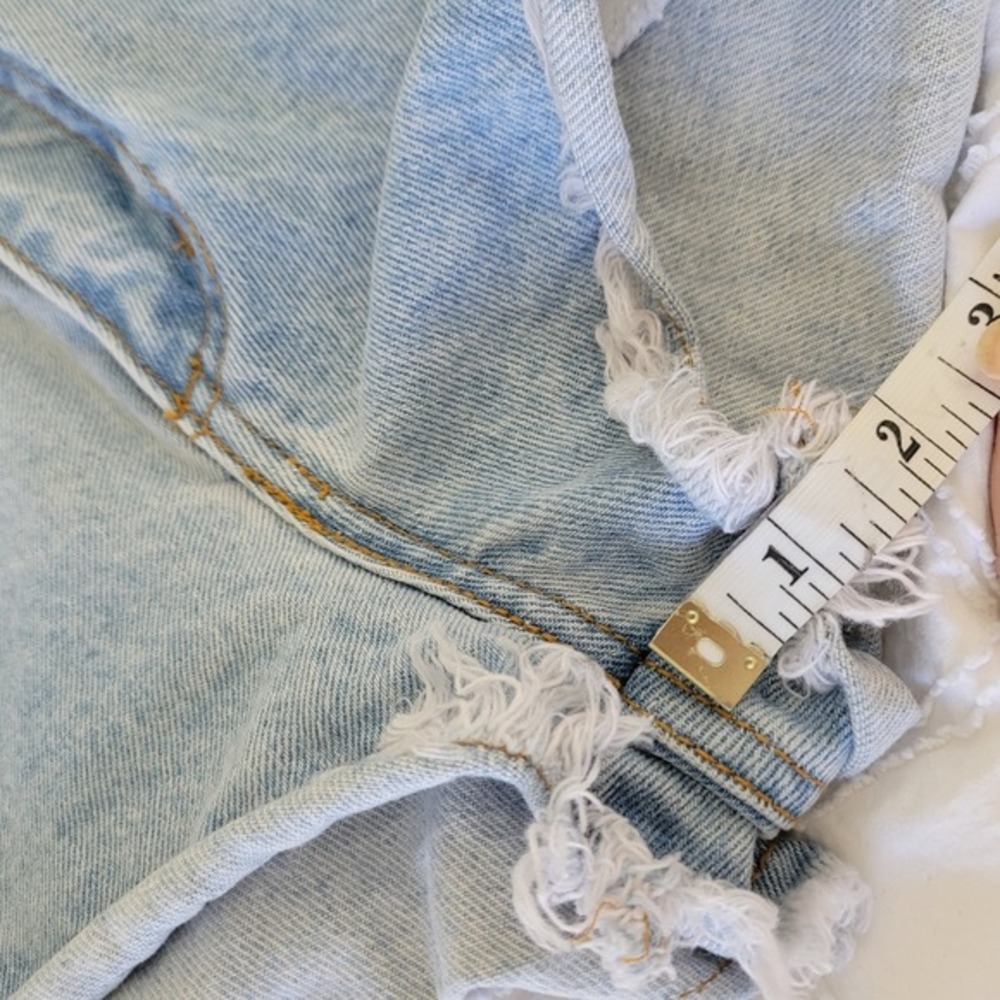 Vintage LEI High Waisted Strawberry‎ Embroidered Denim Shorts Light Wash Y2K 90S - Picture 9 of 9